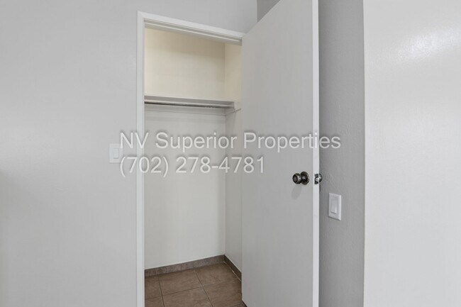 Building Photo - 2274 E Desert Inn Rd
