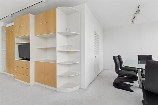 Building Photo - 155 N Harbor Dr