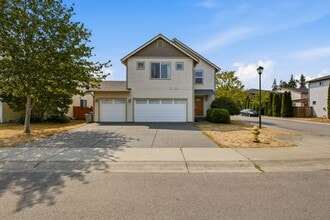 Building Photo - 4 Bedroom 3.5 Bath Home Near Kentlake High School