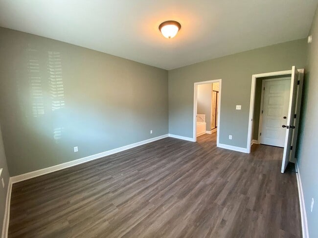 Building Photo - 3 bedroom, 2.5 bath, Built in 2022, close ...