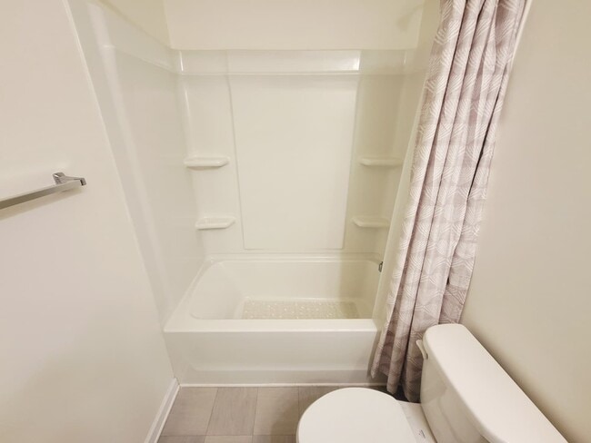 Building Photo - 597 Bloomover St