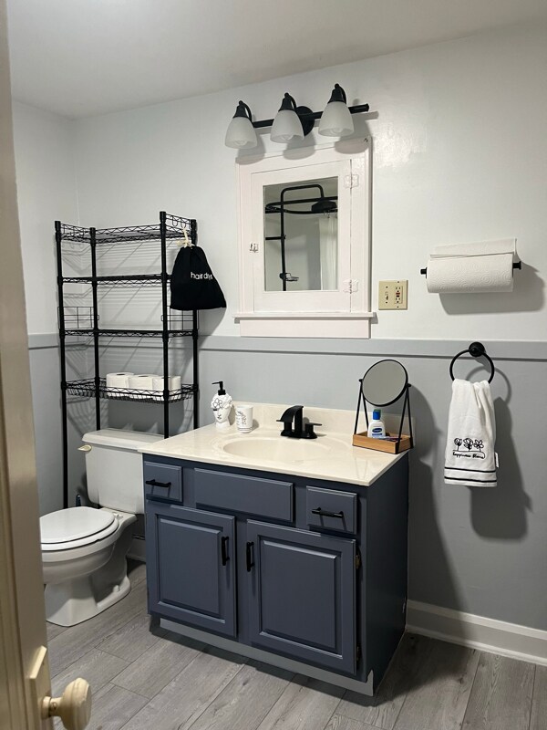 Building Photo - 369 E Tuscarawas Ave