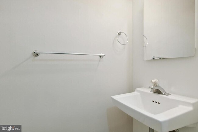 Building Photo - 8483 Aurora Ct