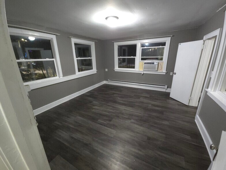 Building Photo - 3603 Waukegan Rd