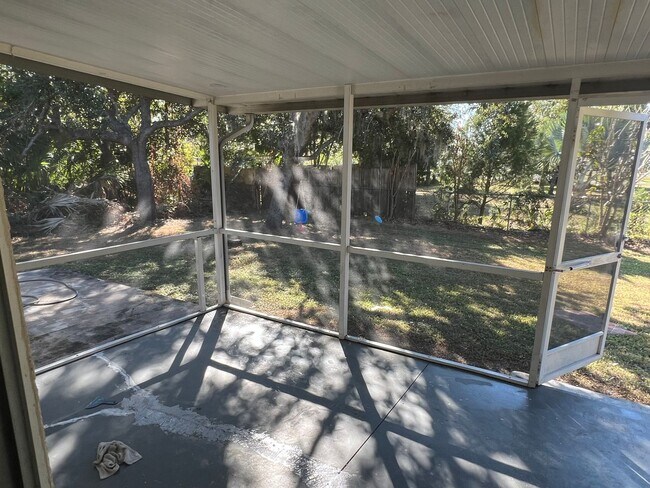 Building Photo - 3/2/2 with lanai in PC