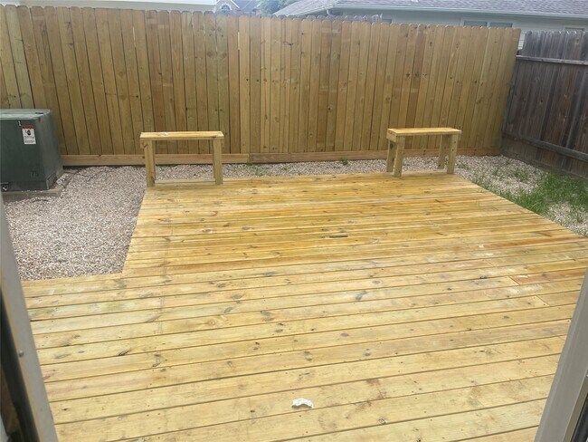 Building Photo - 5815 Vinemont Ln