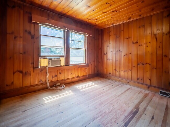 Building Photo - 503 Childs St