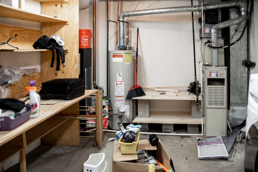 Building Photo - 1810 N Fremont St