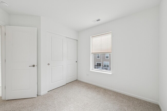 Building Photo - 12322 Tinsley St
