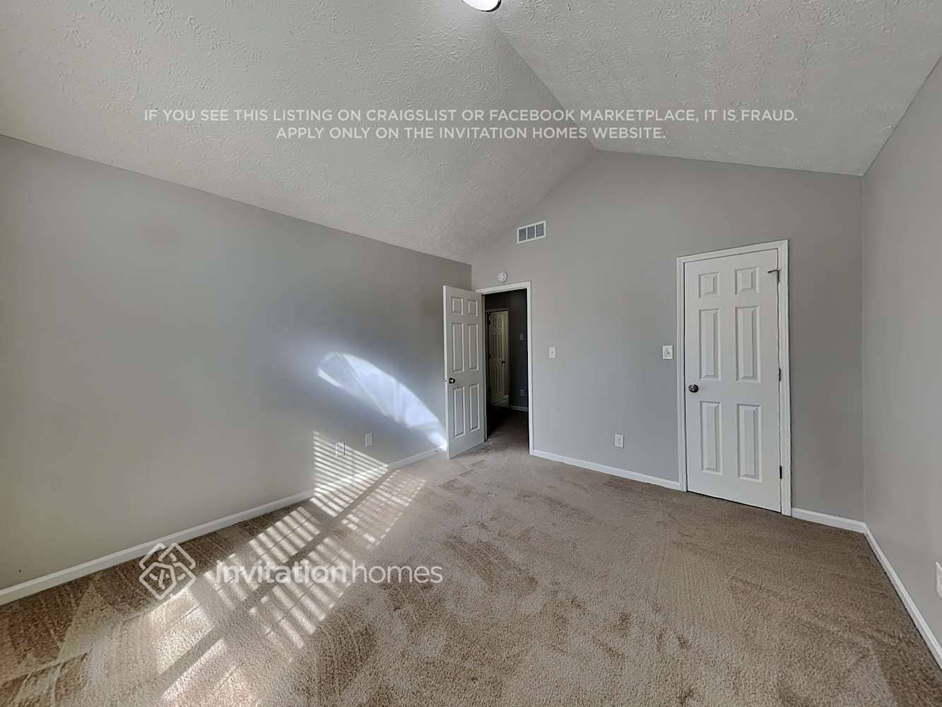 Building Photo - 1052 Autumn Crest Dr