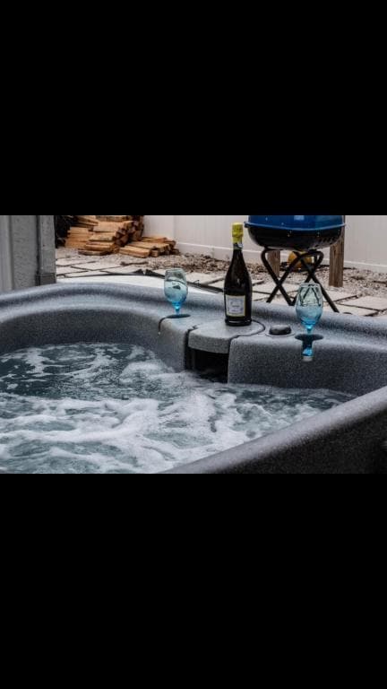 Building Photo - 3301 19th Ave W