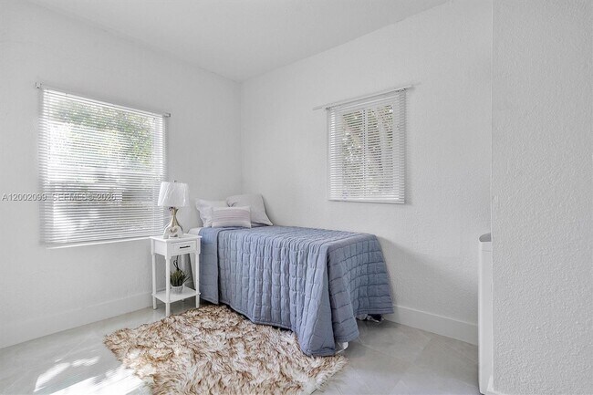 Building Photo - 1810 NW 47th St