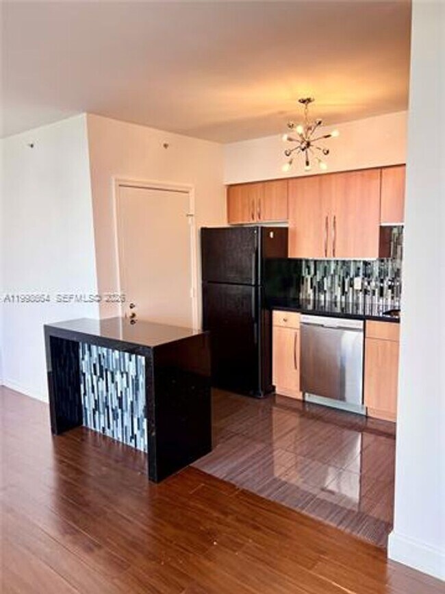 Building Photo - 1330 West Ave