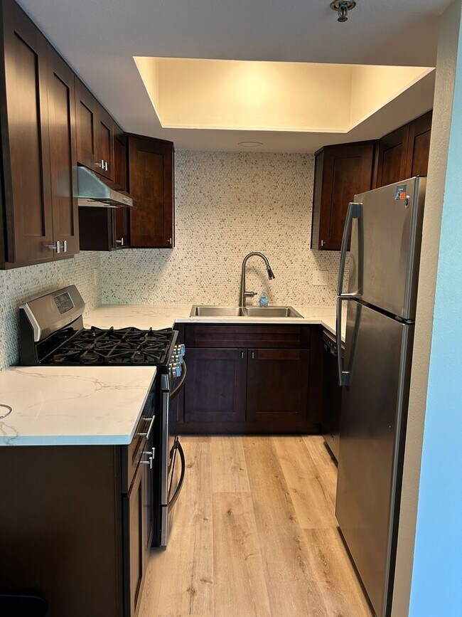 Building Photo - 543 S 900 E