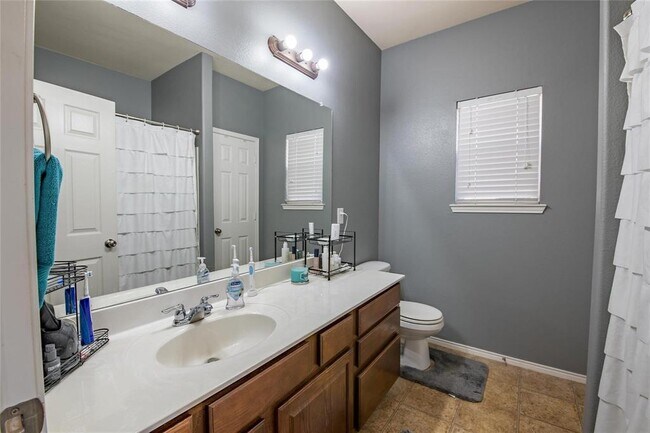 Building Photo - 7616 Berrenda Dr
