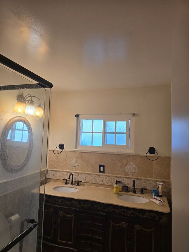 Building Photo - Rental in Anaheim