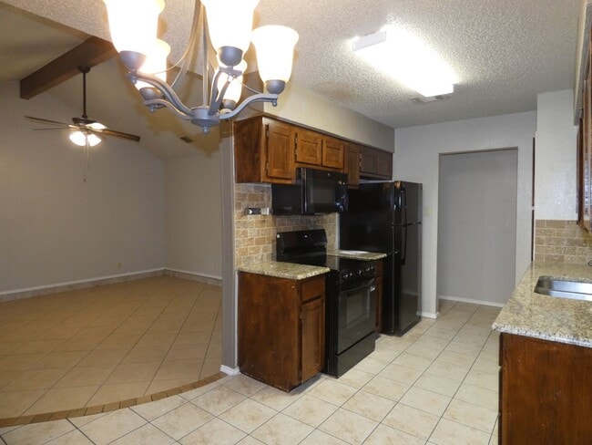 Building Photo - 325 Asbury Dr