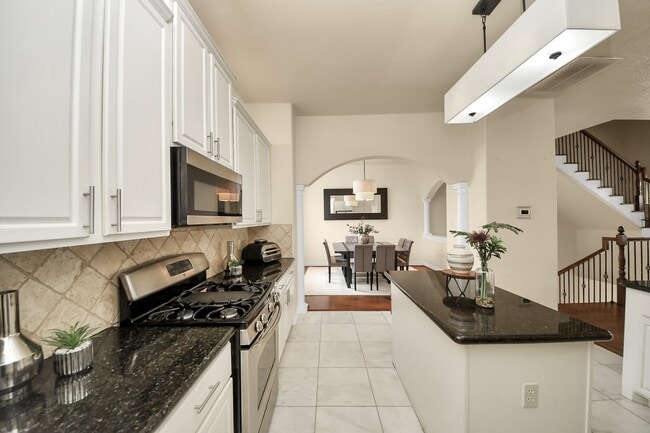 Building Photo - 3507 Jackson St