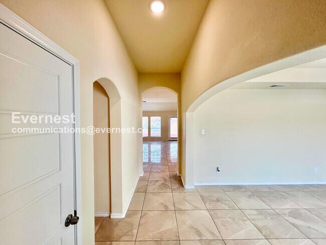 Building Photo - 1413 Avenue A