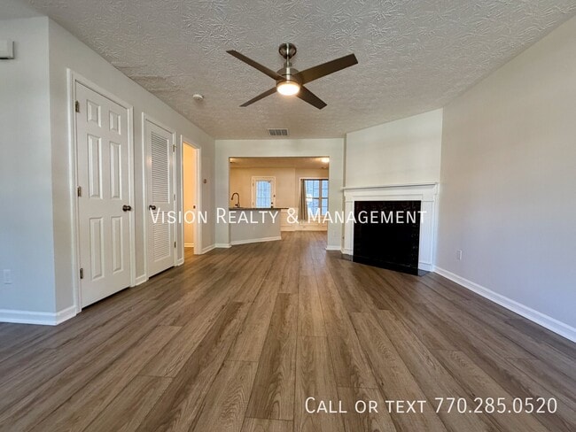 Building Photo - 2084 Manhattan Pkwy