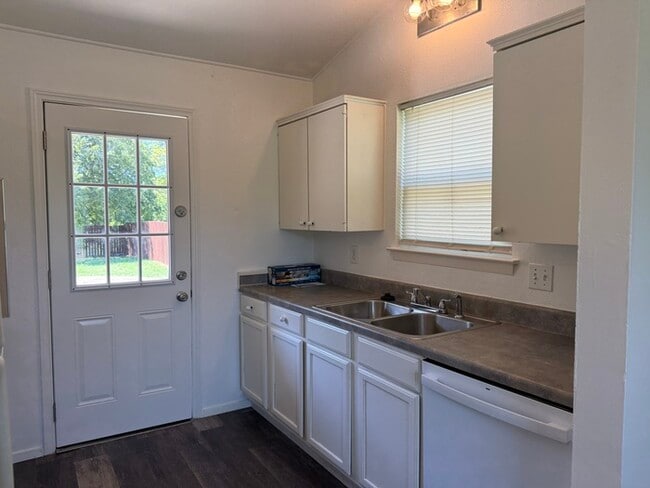 Building Photo - Nice property in Richardson....