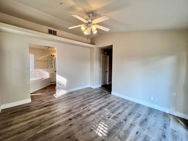 Building Photo - $2,750 West Fresno Near Island Water Park  4 Bed W. San Ramon