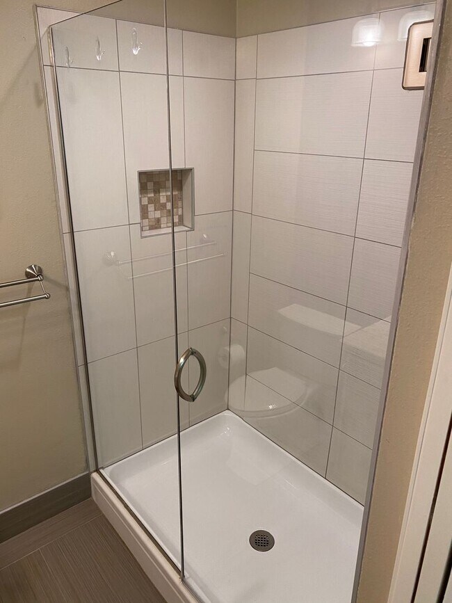 Building Photo - $4900-  Mountain View Townhouse-2 bedroom 2.5 bath.