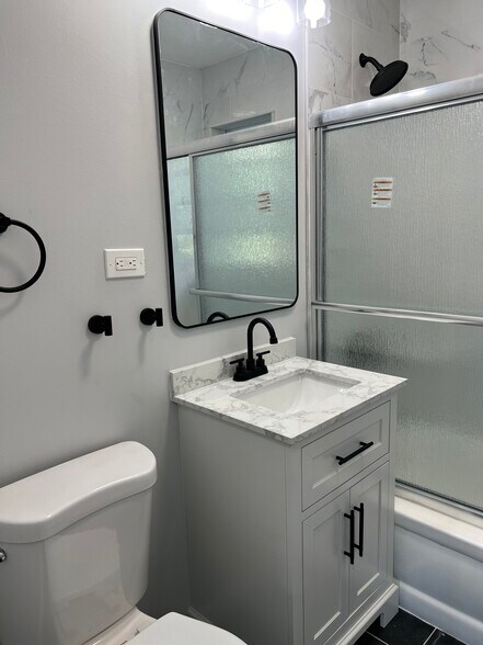 Building Photo - 924 Stuyvesant Ave