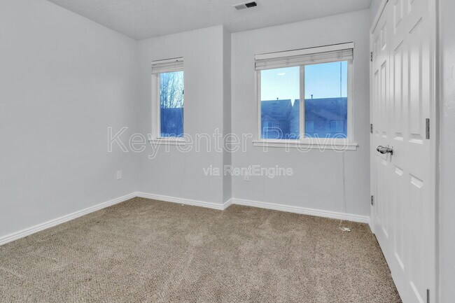 Building Photo - 2004 Churchill Dr