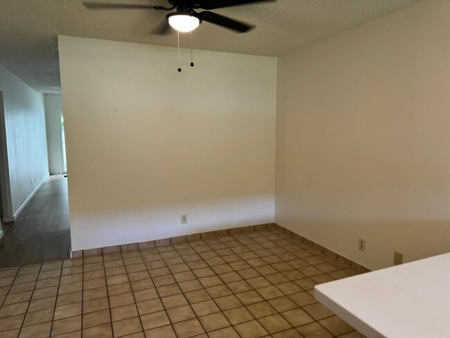 Building Photo - 3/2/2 Townhouse at Village Green