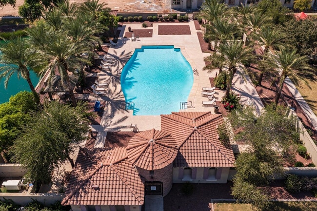 Building Photo - 2629 S Equestrian Dr