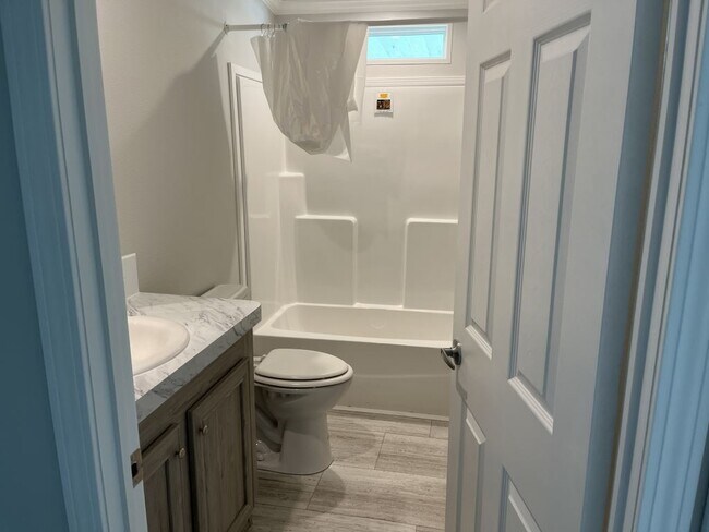 Building Photo - 34611 Ballyhoo Dr