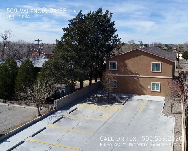 Building Photo - 509 Valencia Dr SE