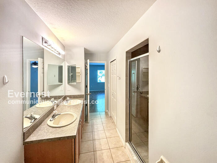 Building Photo - 18106 Nassau Point Dr