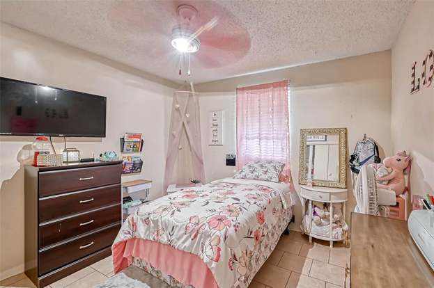 Building Photo - 21631 Park Villa Dr