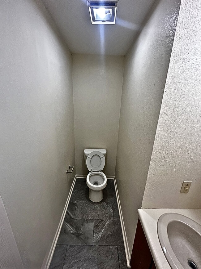 Building Photo - 111 Mallard Dr