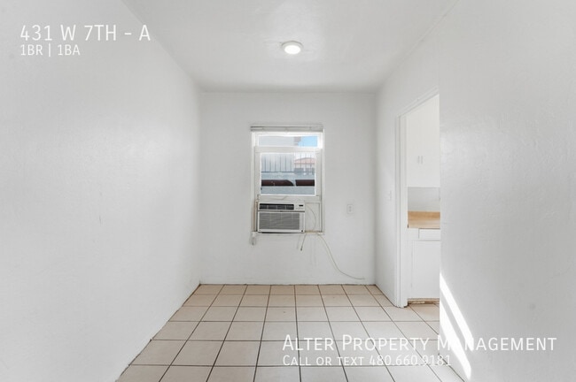 Building Photo - 431 W 7th St