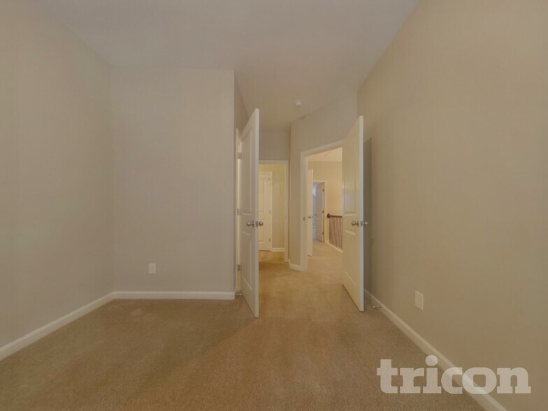 Building Photo - 218 Evergreen Way