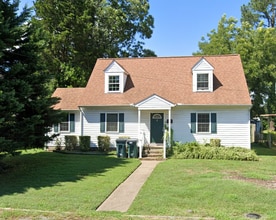 Building Photo - 2308 Fleet Ave