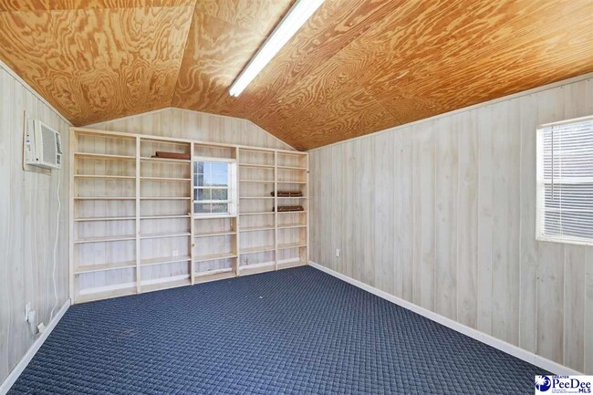 Building Photo - 2218 N Douglas St