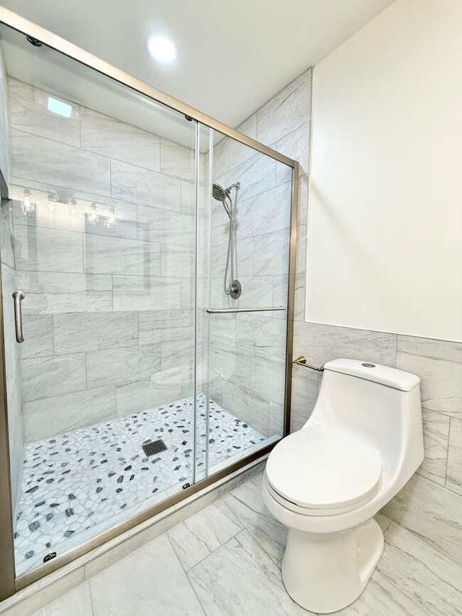 Building Photo - 130 Valley Club Cir