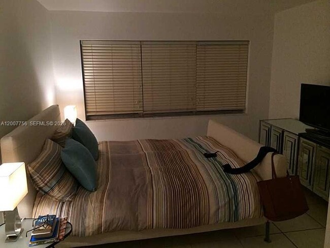 Building Photo - 1441 Lincoln Rd