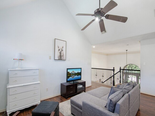 Building Photo - 25 Cokeberry St