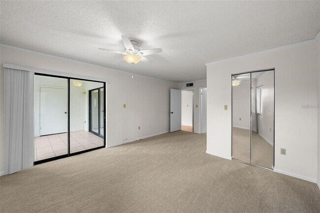 Building Photo - 2679 Sabal Springs Cir