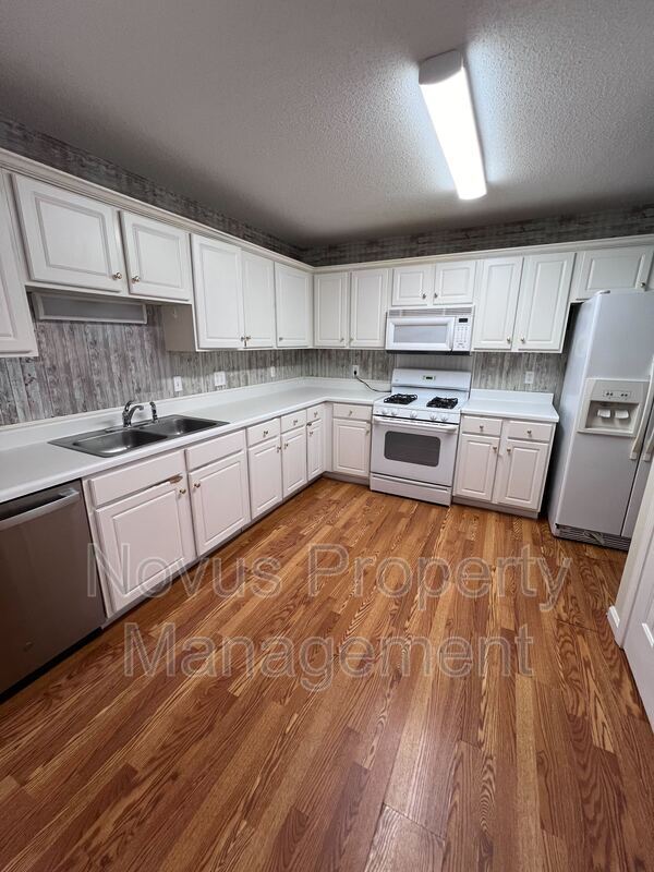 Building Photo - 81 Abbottsford Drive