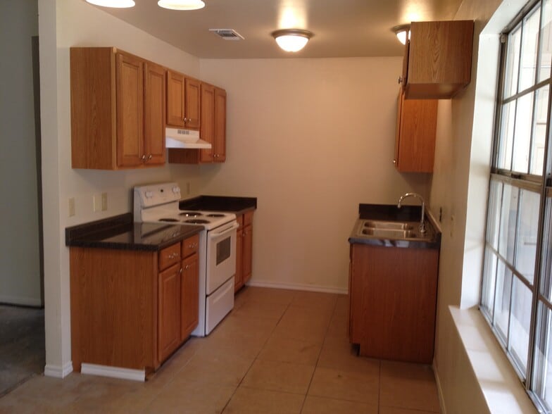 Building Photo - 112 Gatewood Ln