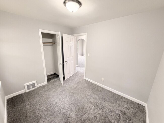 Building Photo - 1207 N McCoy St