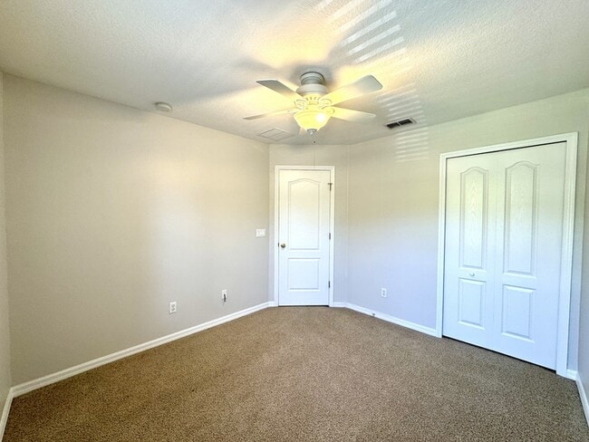 Building Photo - 13221 Silver Strand Falls Dr