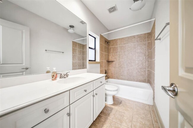 Building Photo - 5221 Eigel St