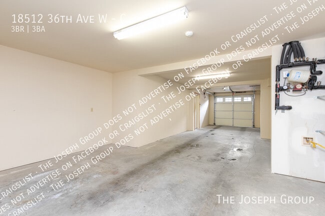 Building Photo - 18512 36th Ave W